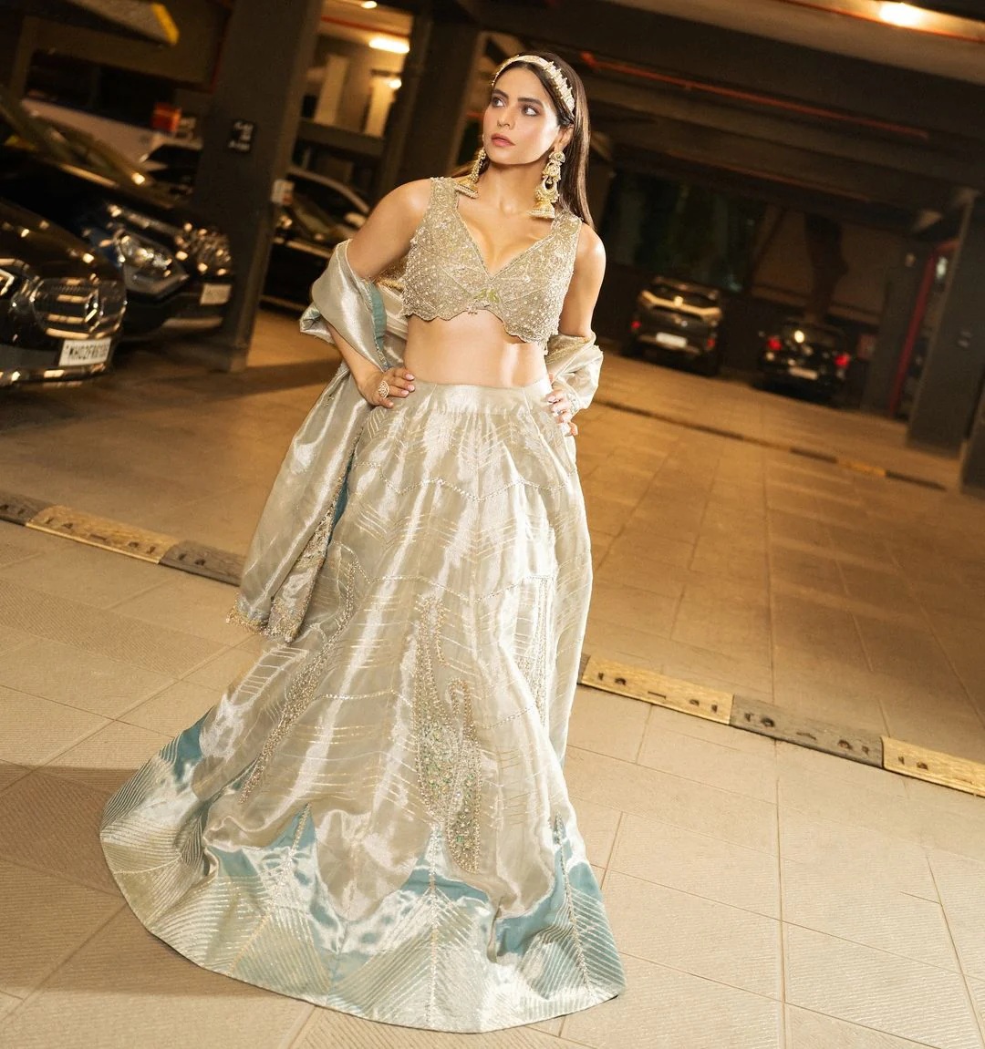 Aamna Sharif in our Pearl gold silk zari tissue lehnga set - Image 4