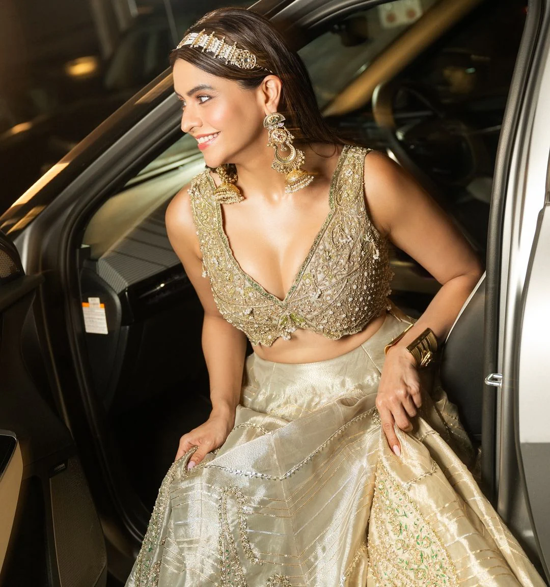 Aamna Sharif in our Pearl gold silk zari tissue lehnga set - Image 5