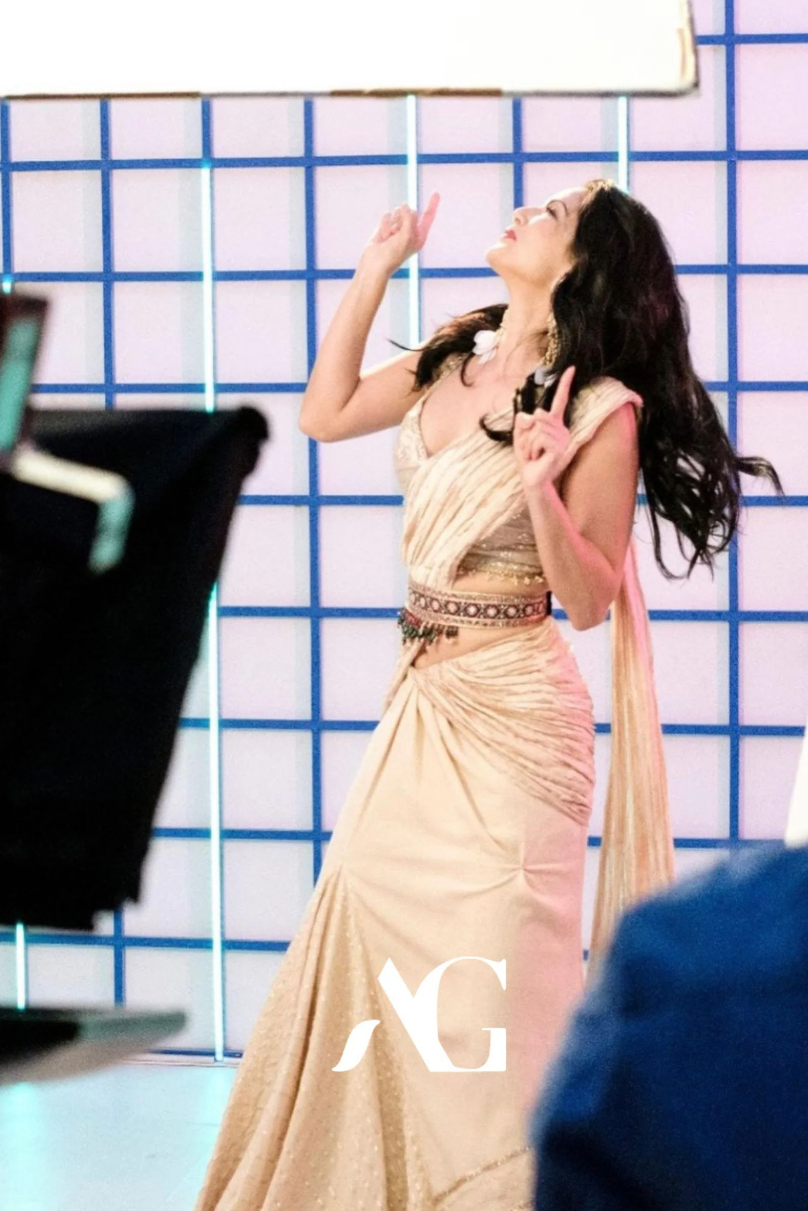 Sunny Leone in BEIGE HAND-EMBROIDERED GEORGETTE DRAPED SAREE - Image 3