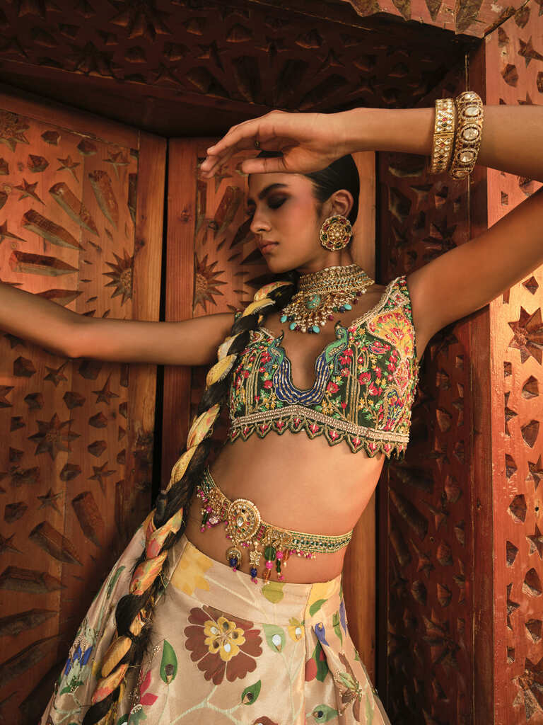 Gold Zari woven Paithani Lehnga - Image 4