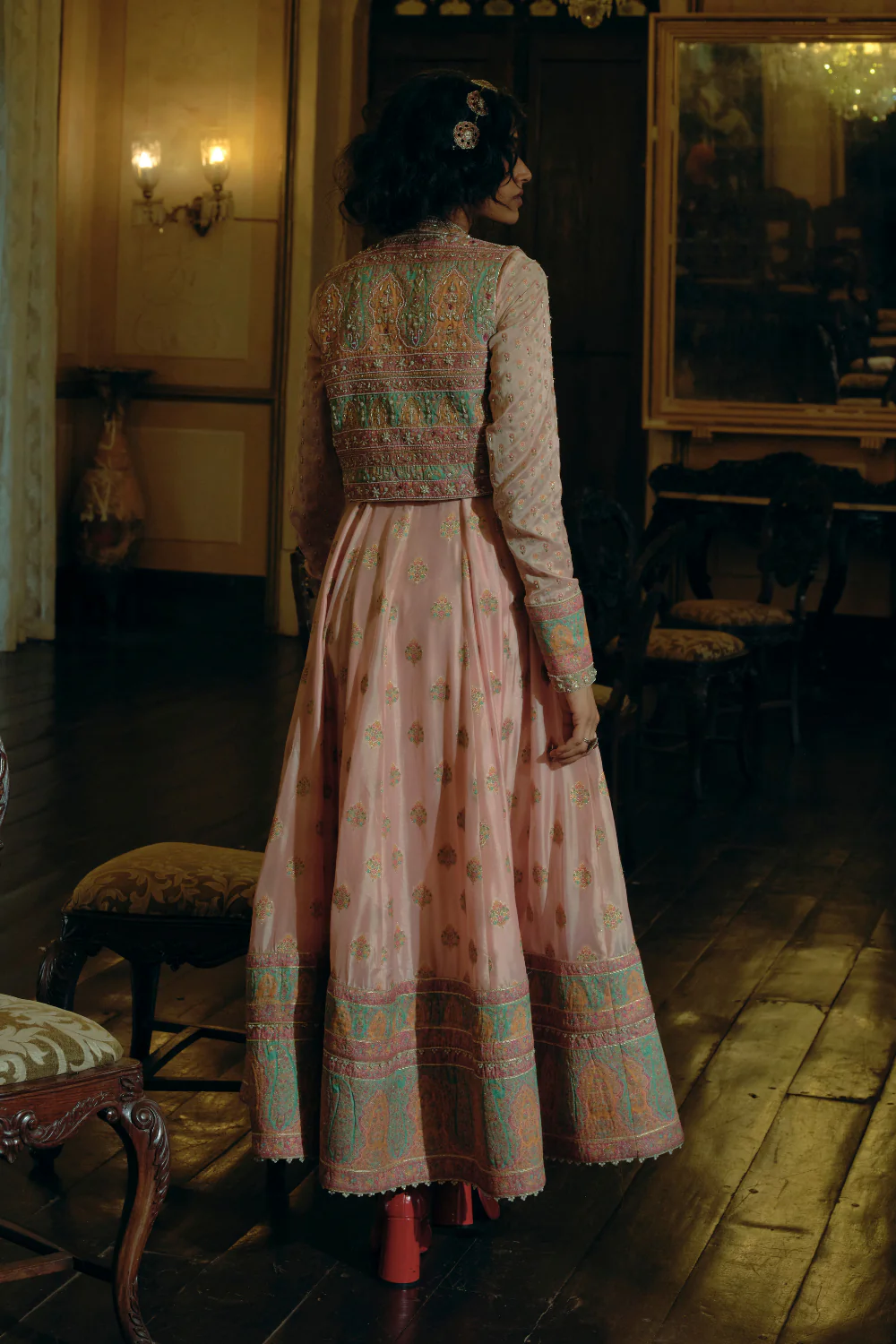 Pink jacquard banarsi anarkali with cropped jacket set - Image 4