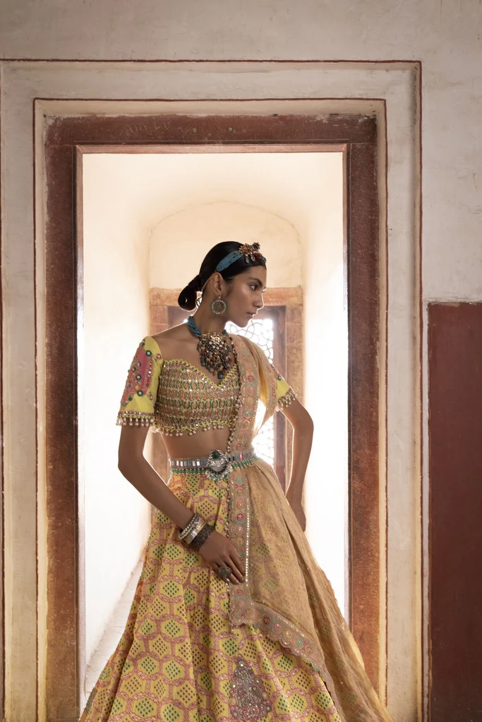 Yellow Bandhani Banarasi Woven Lehenga - Image 5