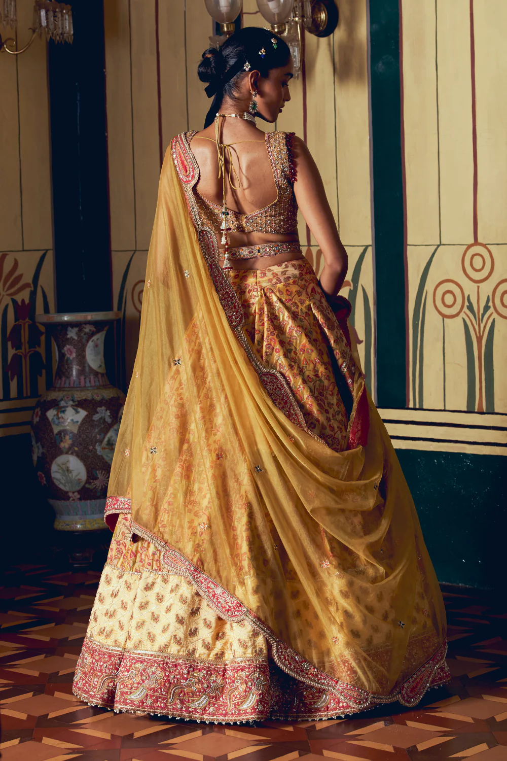 Yellow jacquard banarasi lehnga set - Image 5